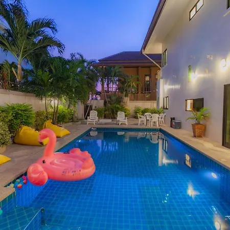 Luxury Pool Villa 4 Bedroom 900M Beach 1.5 Km Downtown